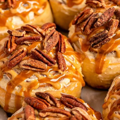 Pecan caramel rolls